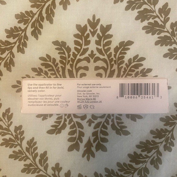 Glossier G Suit soft touch lip creme in Drive - Picture 4 of 4